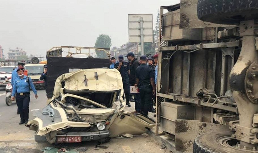 सुनसरीको सेउतीमा कार, ट्रयाक्टर र बस ठोक्किँदा ३ जनाको मृत्यु